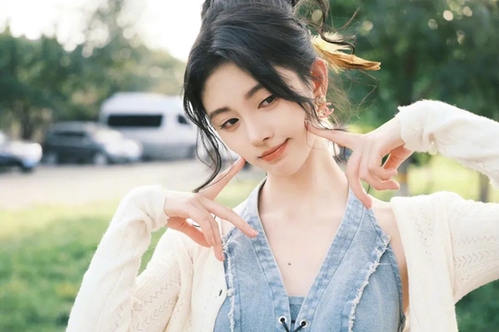 vHd44964If4SHM63.jpg