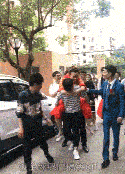V06RdKchO3J11uDz.jpg