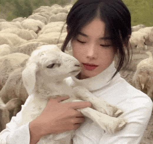 OqYxXM6SYXXRkP5x.jpg OqYxXM6SYXXRkP5x.jpg