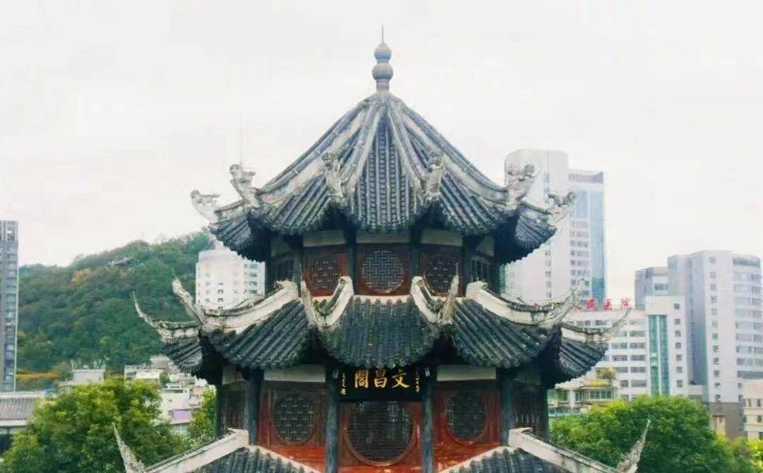 CL6eRAYxLa60TeA4.jpg