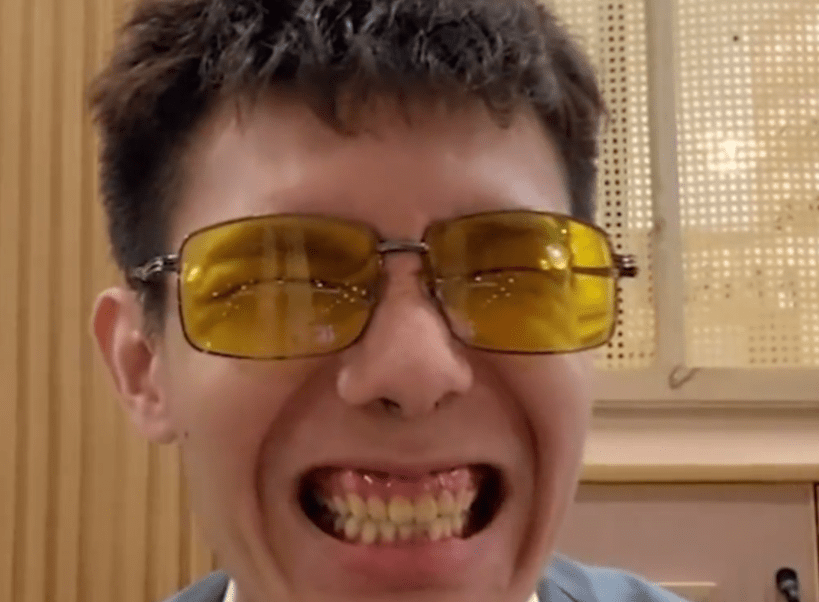 G7i7J3ib0jcEMeB4.jpg