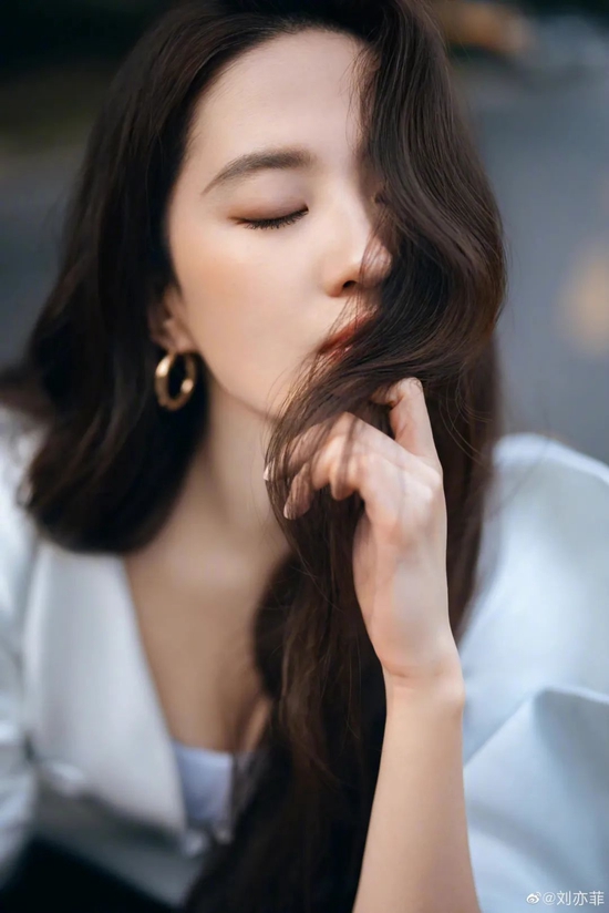 BDC4g864gdtM8DCG.jpg