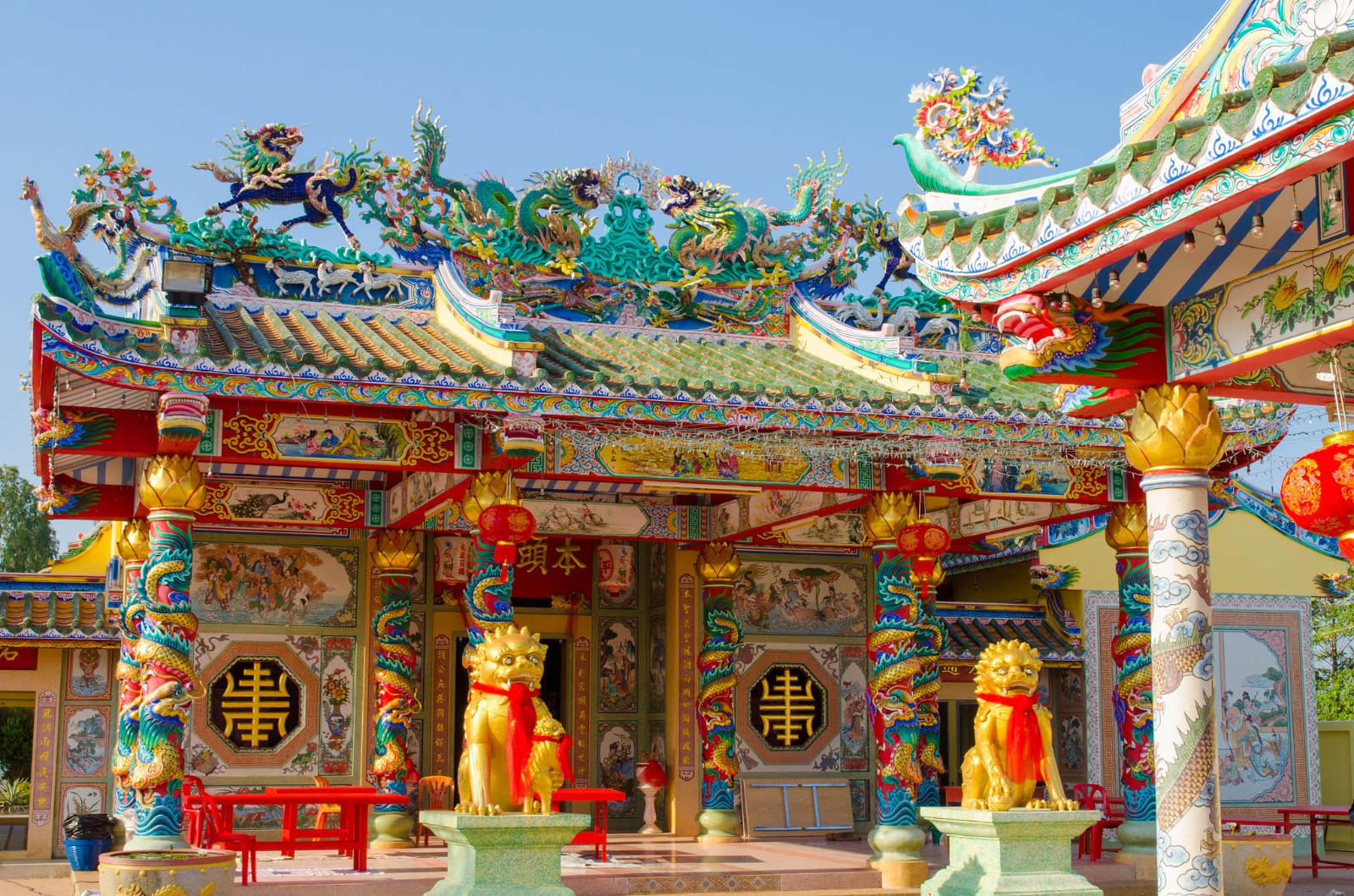 泰国素可泰的华美中国神祠.jpg