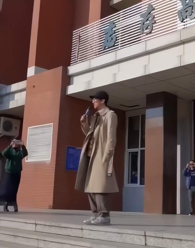 L3OTpsViSSvsf4se.jpg
