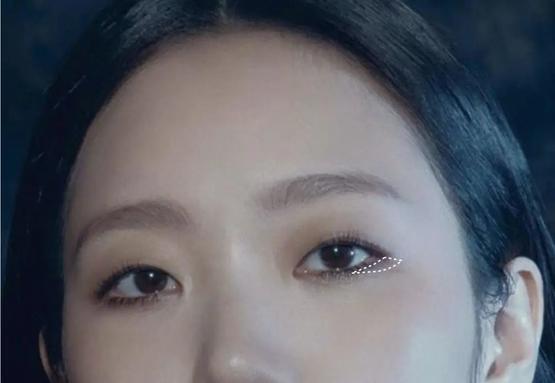 q0e2ZKt50D0x82Tb.jpg