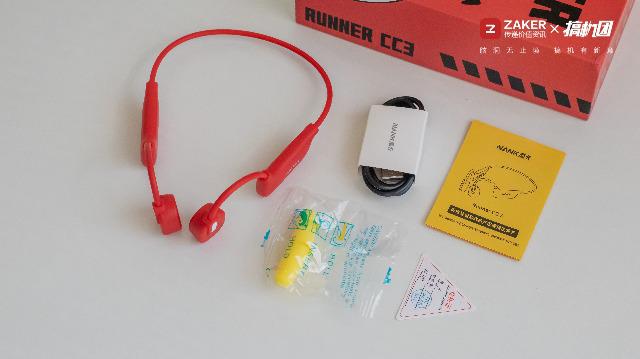 U40nhh5Z7Cbdq74C.jpg