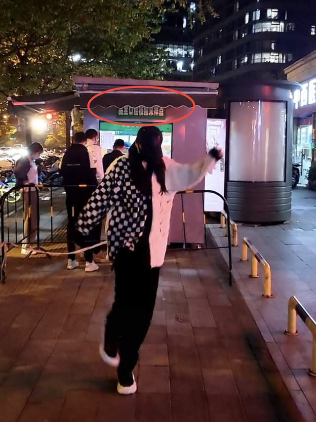 Kr51iOOxHXC0H15G.jpg