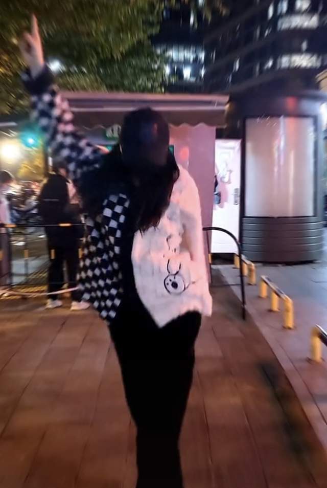 aovMNjnONt9NoMzm.jpg