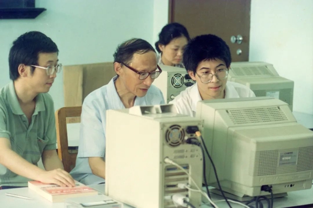 YnM89r2W97628ZxI.jpg