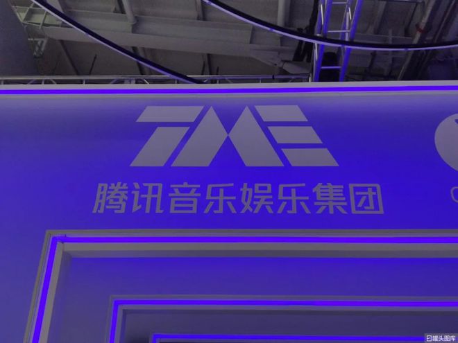 T459WW84eX4p839p.jpg