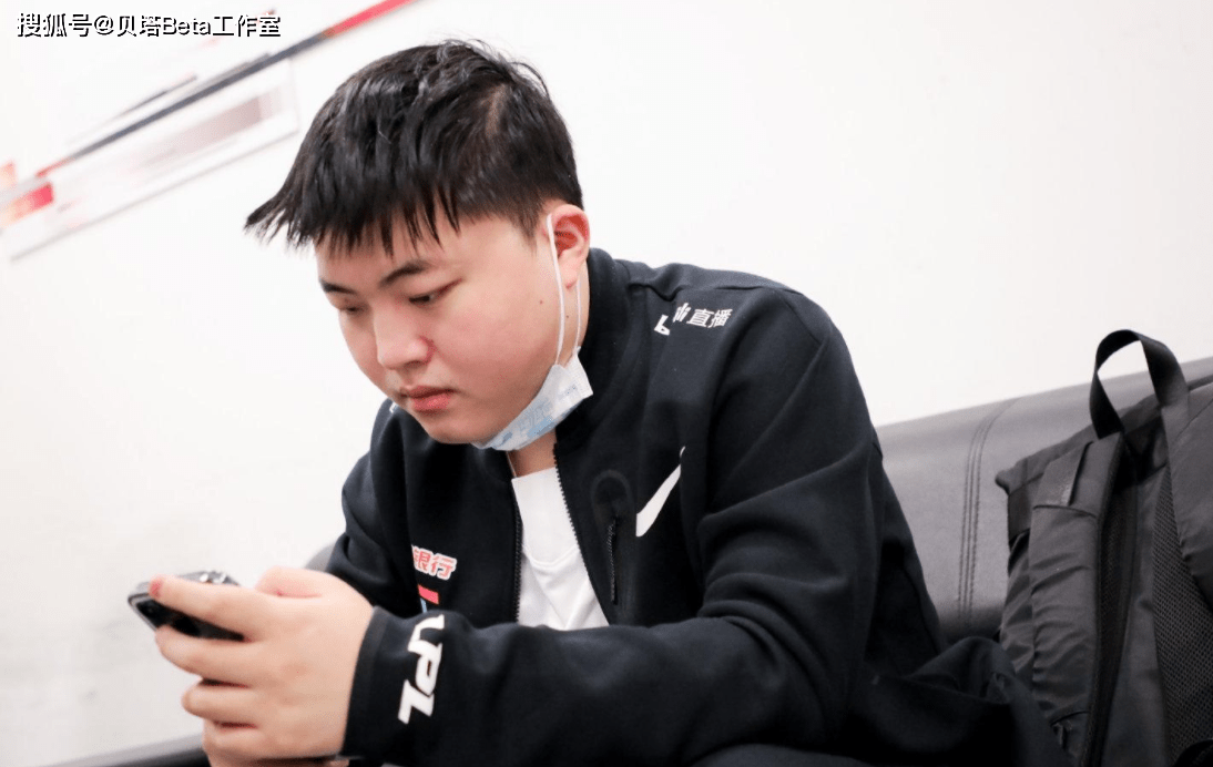 ICq1xQYixuI8xHf8.jpg