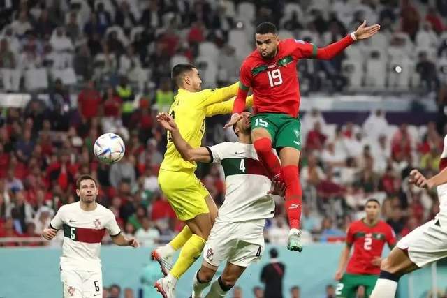Razg4h1jOH9A4GAi.jpg
