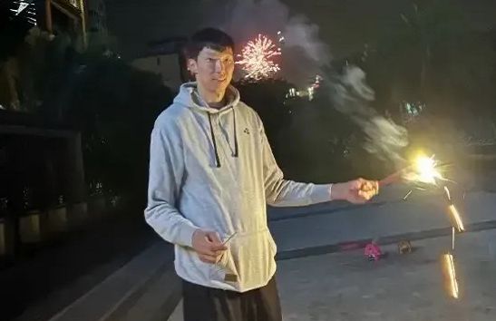 LNMTwdMe5yuF2Exm.jpg