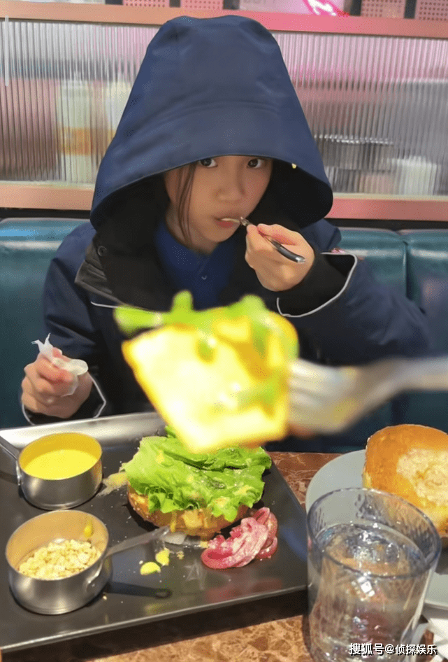 XJSnIntFgFwNHUjF.jpg