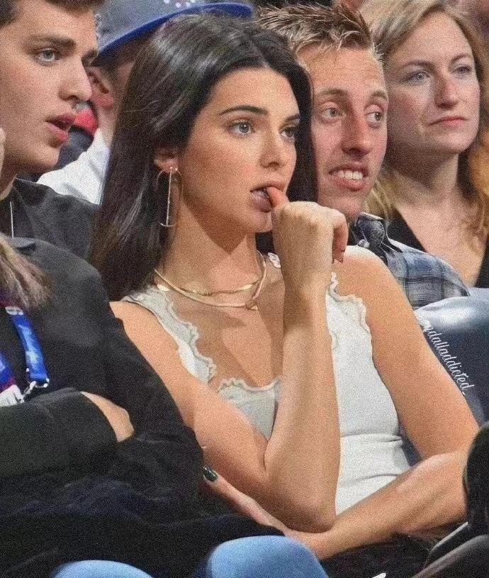 NIDOD0lFlkHE40f0.jpg
