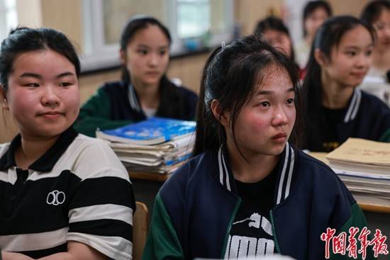 qrKOShU6h4hy1Y6u.jpg