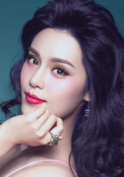 AI绘画作品欣赏-美女 (261).jpg