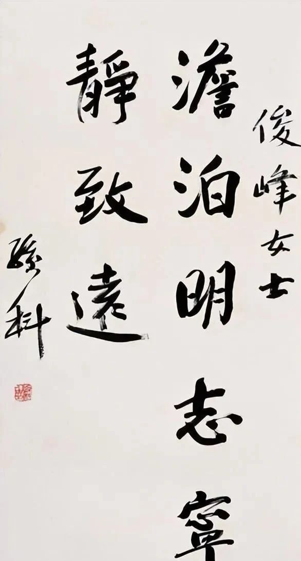 QDw19GsxjquGOsB0.jpg