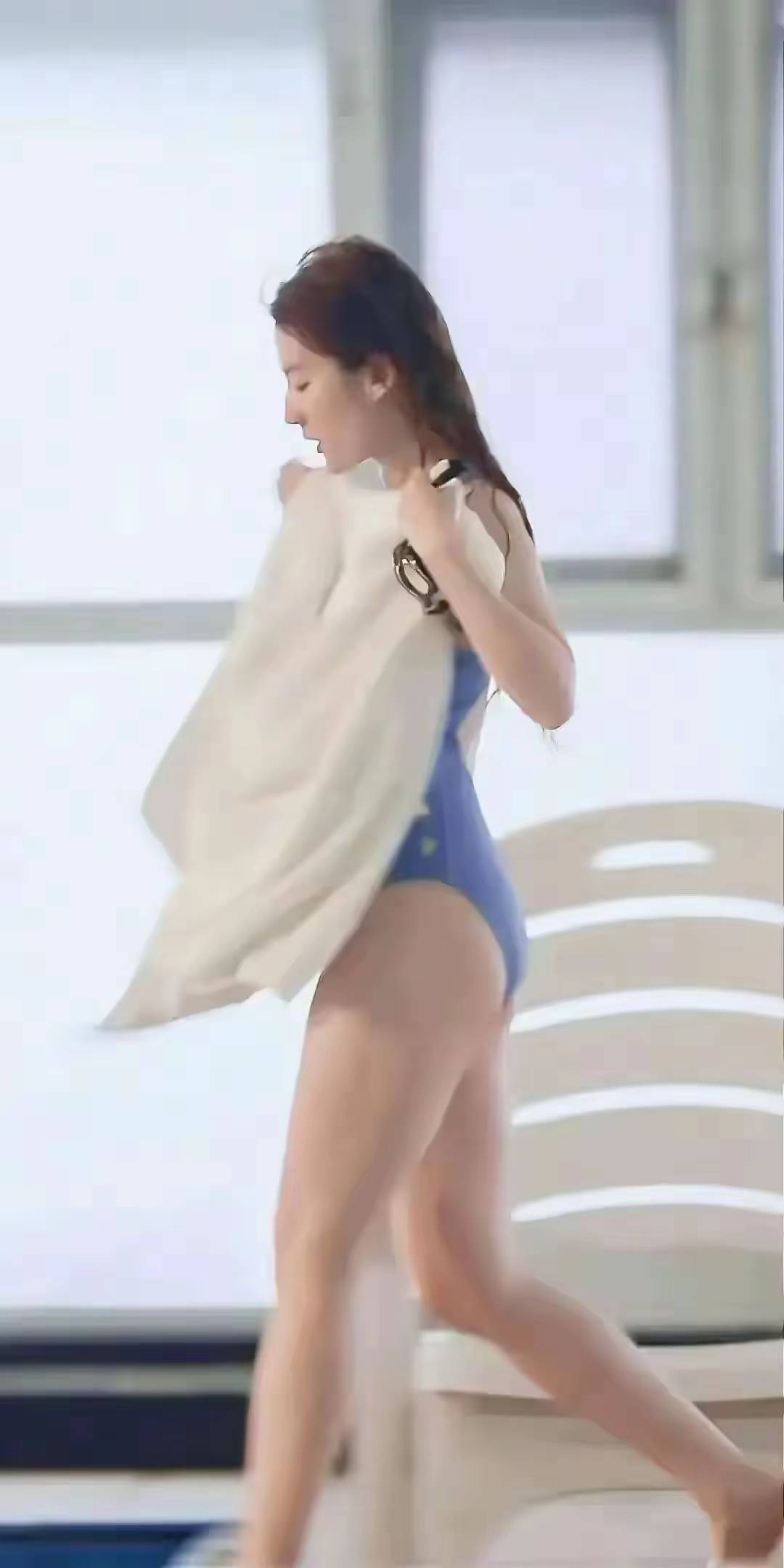 I81t44uUT8Akb128.jpg